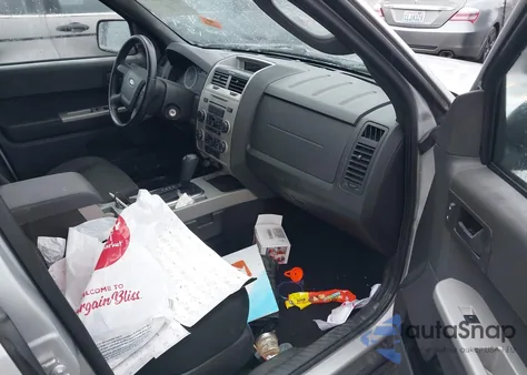 2009 Ford Escape Xlt from USA, damaged, VIN 1FMCU93709KC81597